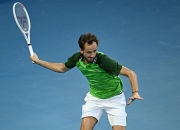 开云体育-欧洲网球队险胜英国网球队，梅德韦杰夫绝境逆转的简单介绍