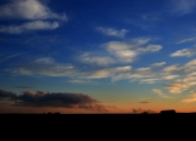 开云APP-跨界风暴，乌克兰足球启示录与皮克的英超争冠时刻