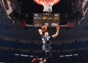 开云体育官方网站-米切尔数据全面爆炸！火箭主场力克辽宁，唯一性之战彰显巨星价值