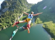 开云体育APP下载-绿茵场与篮球馆的双重奏，美加墨世界杯焦点战前瞻与篮网狂胜凯尔特人的启示