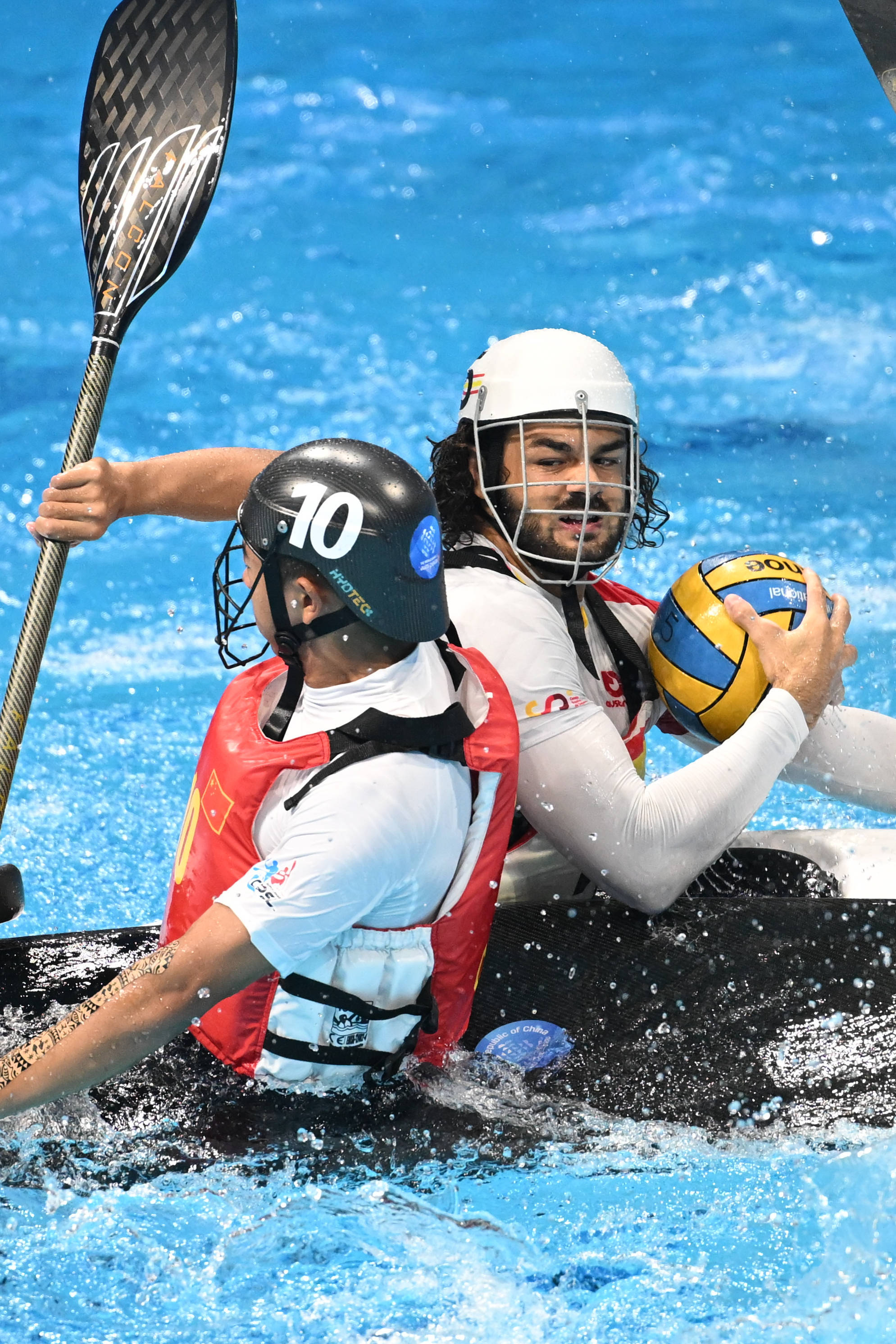 德国选手在赛艇比赛中实力碾压对手