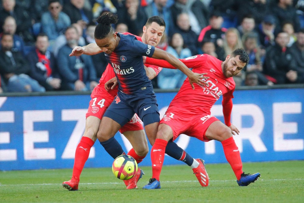 尼姆球员打出团队配合战术,备战难关 尼姆球员打出团队配合战术,备战难关