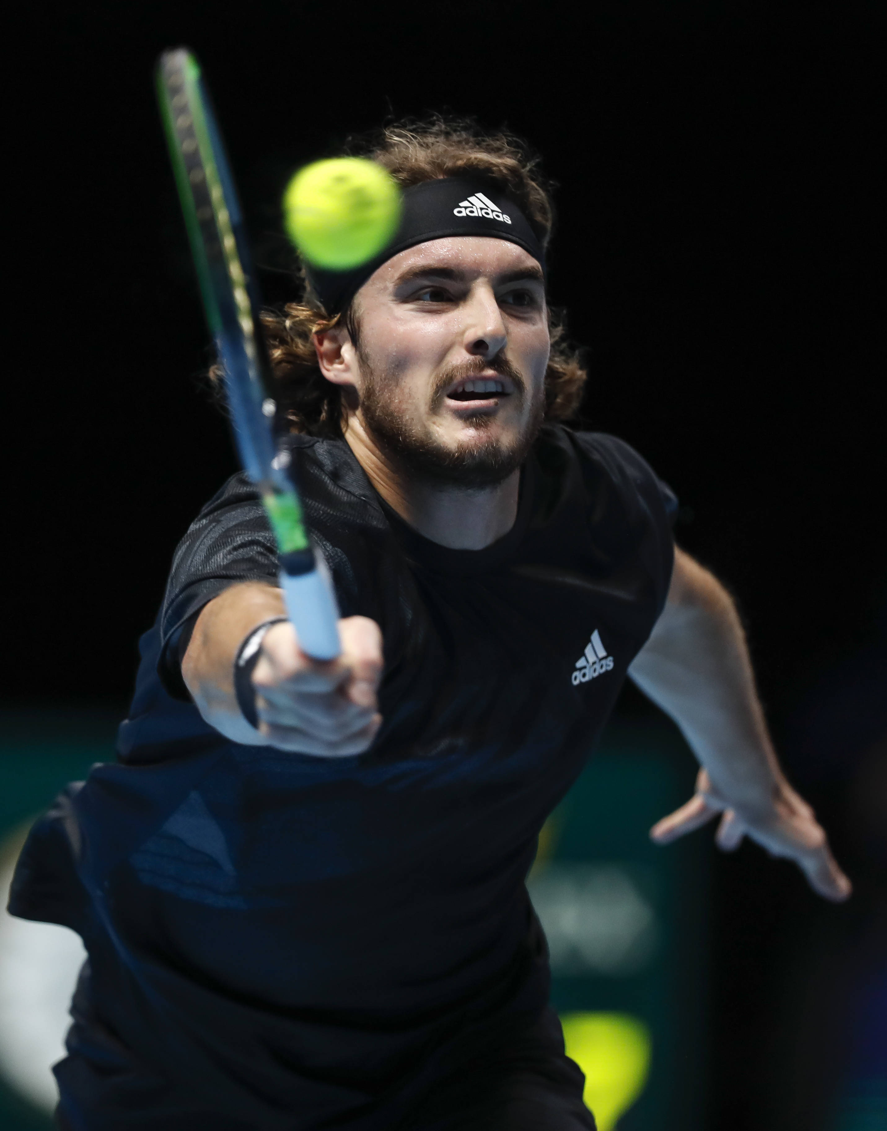 西班牙网球队绝杀德国网球队，西西帕斯制霸全场的简单介绍