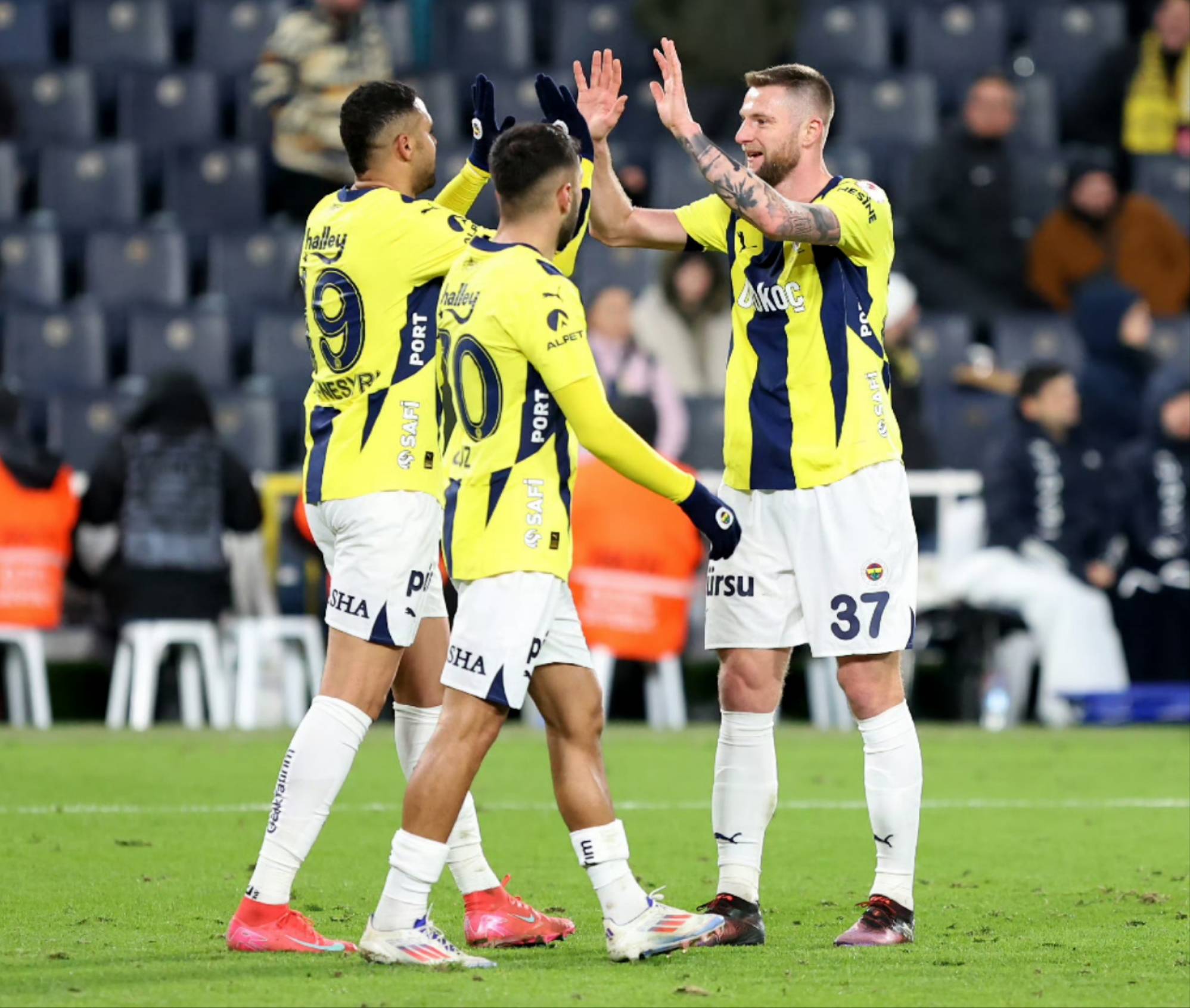 关于英国网球队力克美国网球队,穆雷三分雨点燃全场的信息 关于英国网球队力克美国网球队,穆雷三分雨点燃全场的信息