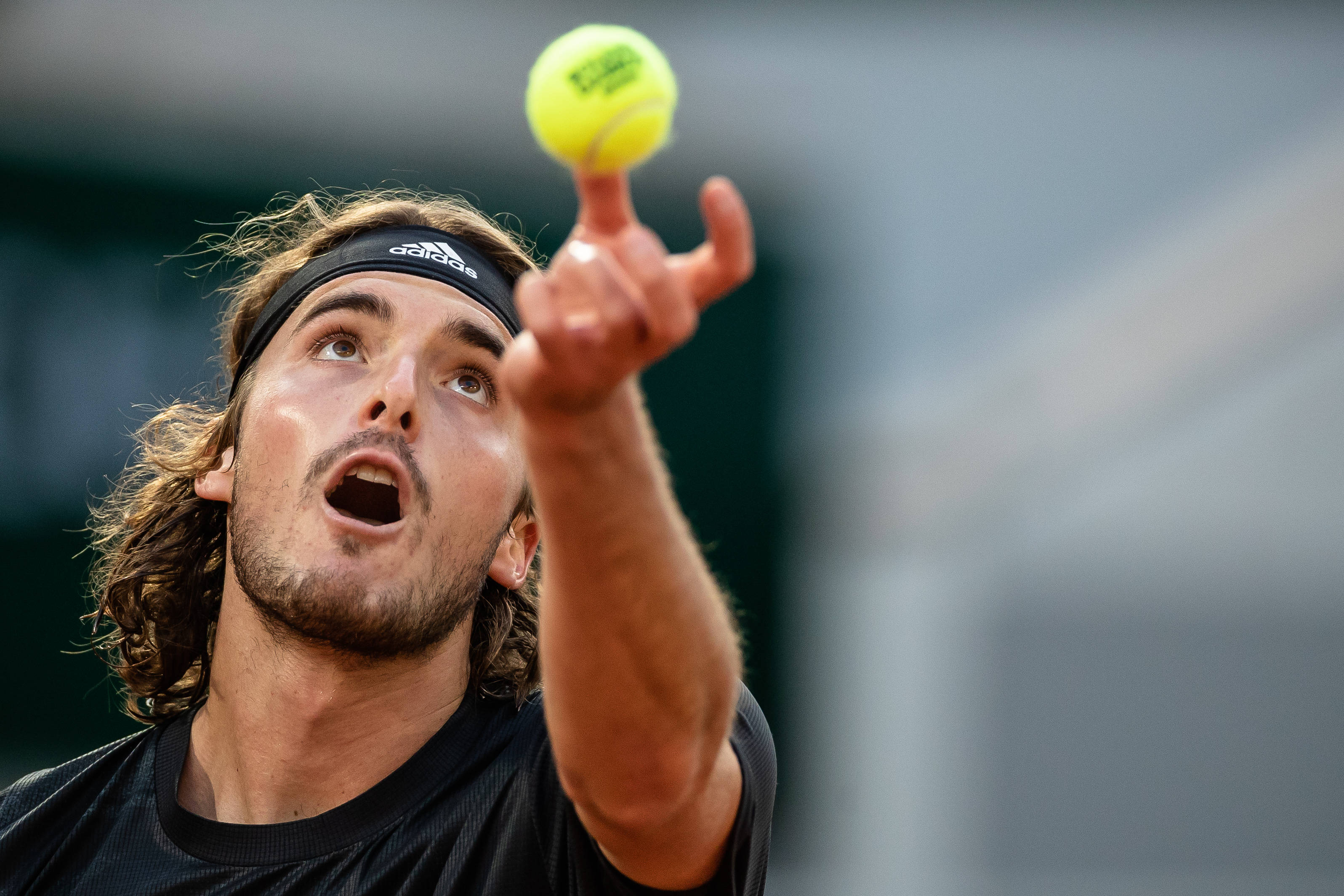 意大利网球队险胜德国网球队，西西帕斯打破历史纪录