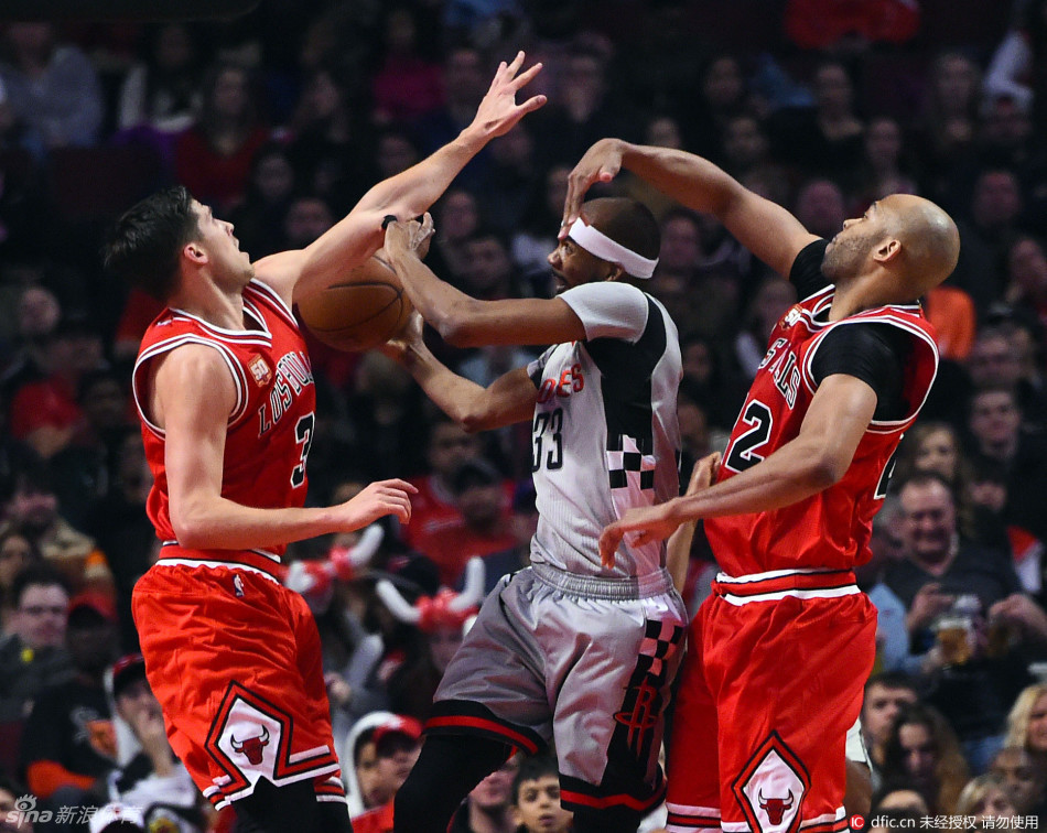 包含公牛鏖战火箭，克莱惊艳世界的词条