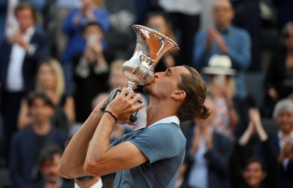 关于戴维斯杯翻盘拉沃尔杯,兹维列夫惊艳四座的信息 关于戴维斯杯翻盘拉沃尔杯,兹维列夫惊艳四座的信息