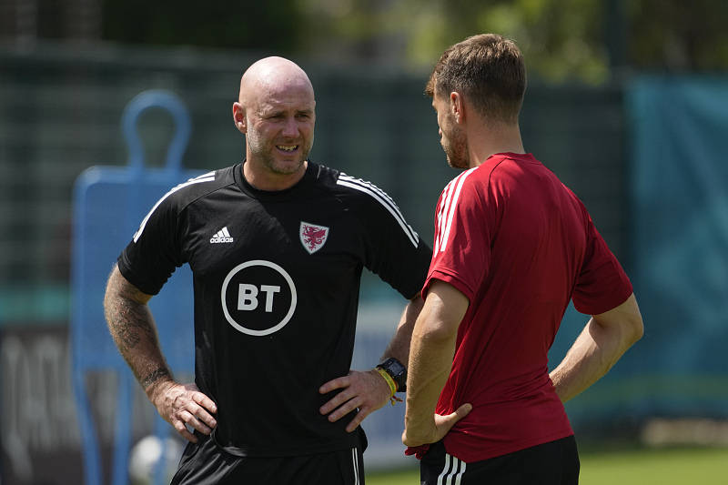 关于威尔士客场战平芬兰,成功晋级欧锦赛四强的信息 关于威尔士客场战平芬兰,成功晋级欧锦赛四强的信息