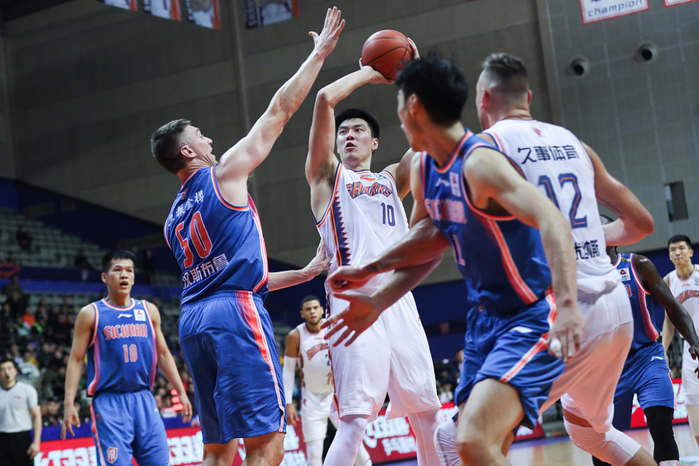 关于湖南队险胜对手，球员意气风发，大秀技术的信息