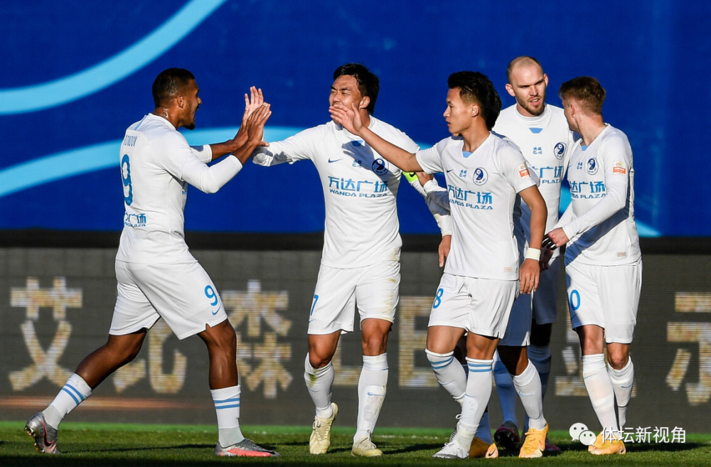 索尔斯克亚球队士气大振,豪取三分 索尔斯克亚球队士气大振,豪取三分