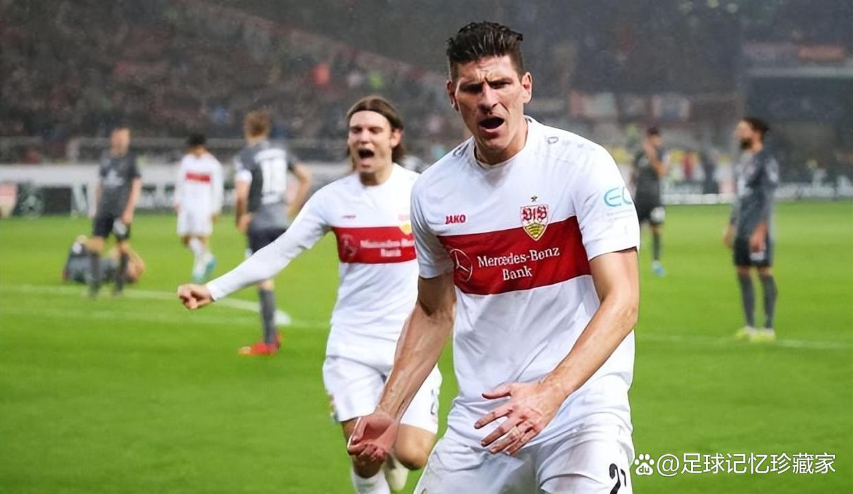 关于斯图加特主帅因战术失误被批评的信息