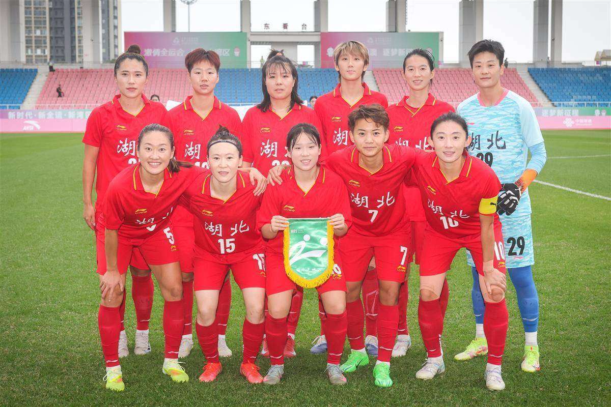 国内外女足比赛中，顶尖球员争夺荣誉的简单介绍