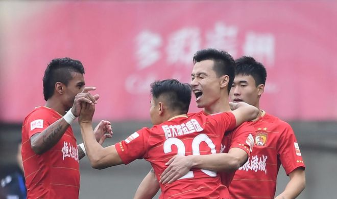 包含恒大主场战胜建业，继续领跑积分榜的词条