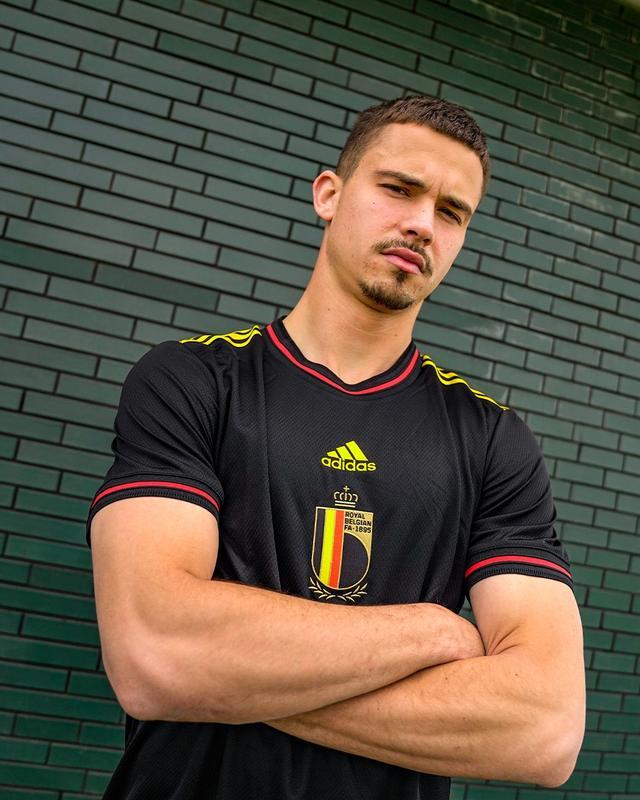 波兰乒乓球队绝杀比利时乒乓球队，马龙完成帽子戏法的简单介绍