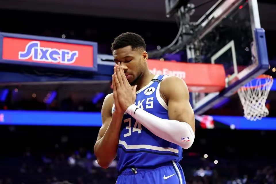 爵士逆转76人，莫兰特刷新纪录