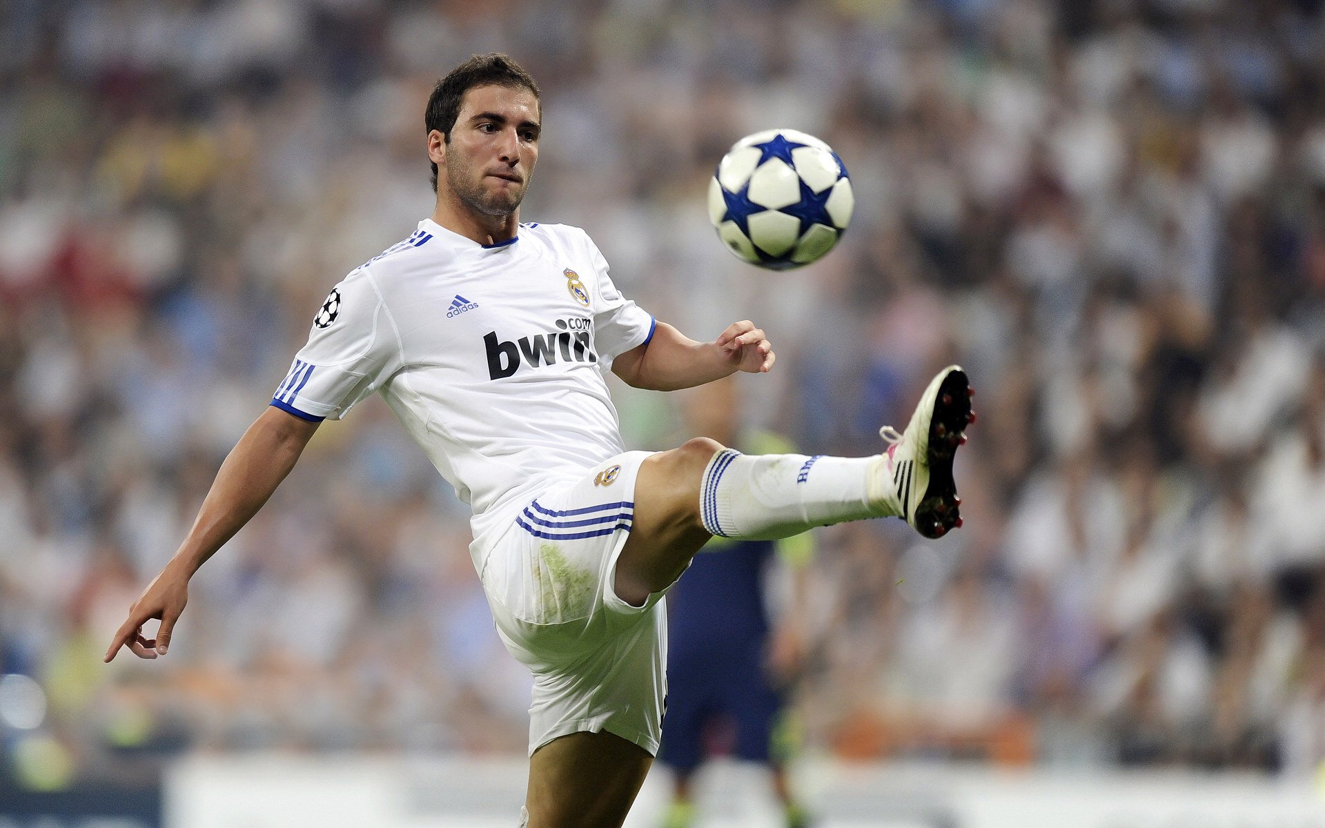 克瓦拉茨赫利亚爆发改写格局，沙特逆境翻盘瑞士的战术启示